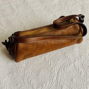 NWOT Beautiful Colombian Leather Tube Purse! 🇨🇴